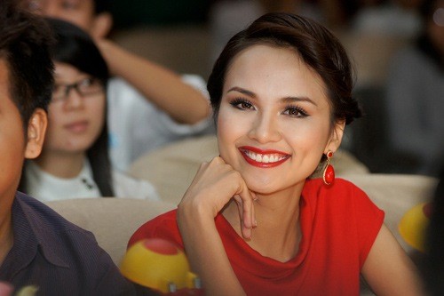 Hoa hậu Thế giới người Việt 2010 Diễm Hương